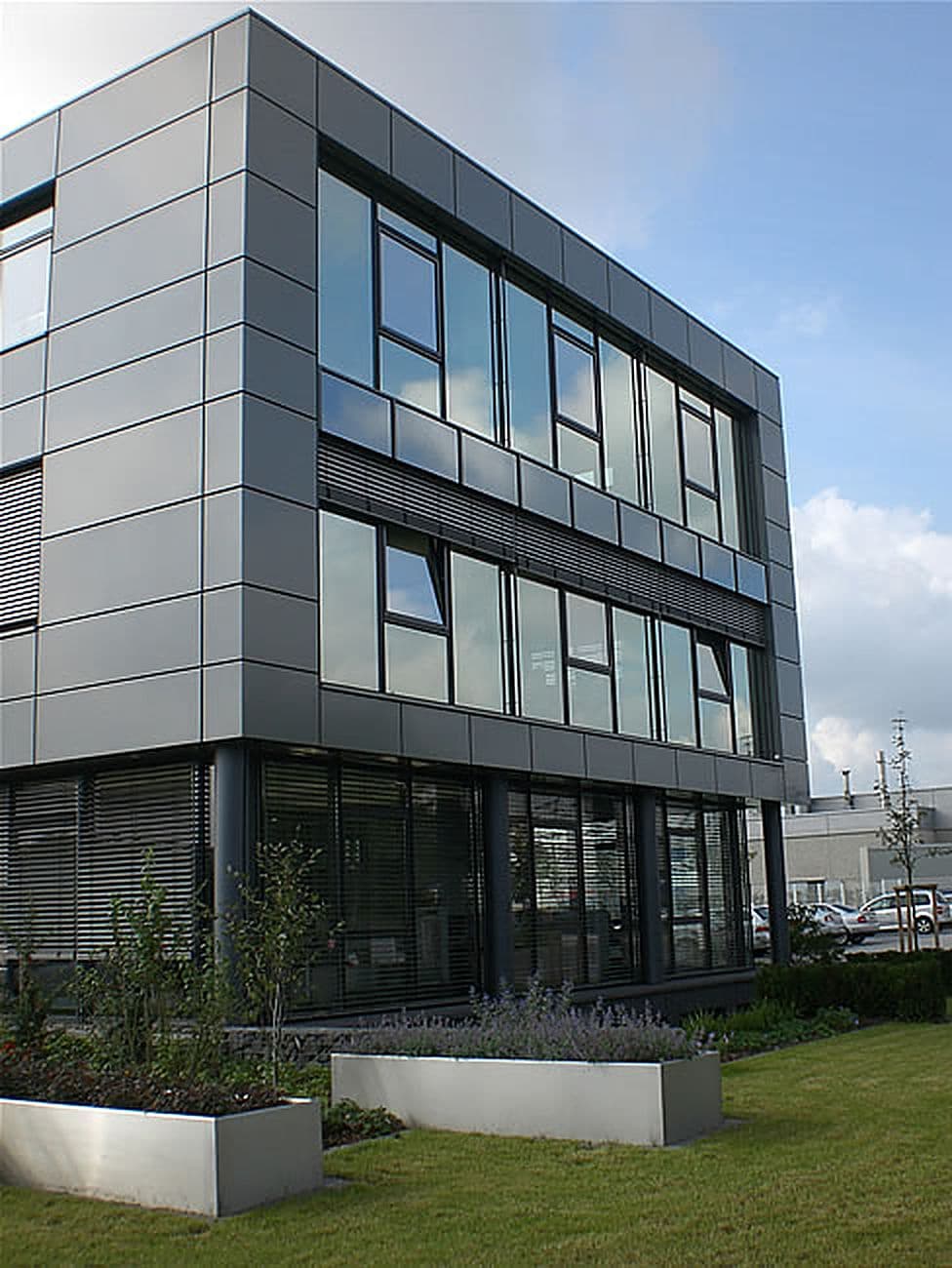 Bürogebäude für ein Industrieunternehmen, weitere Ansicht