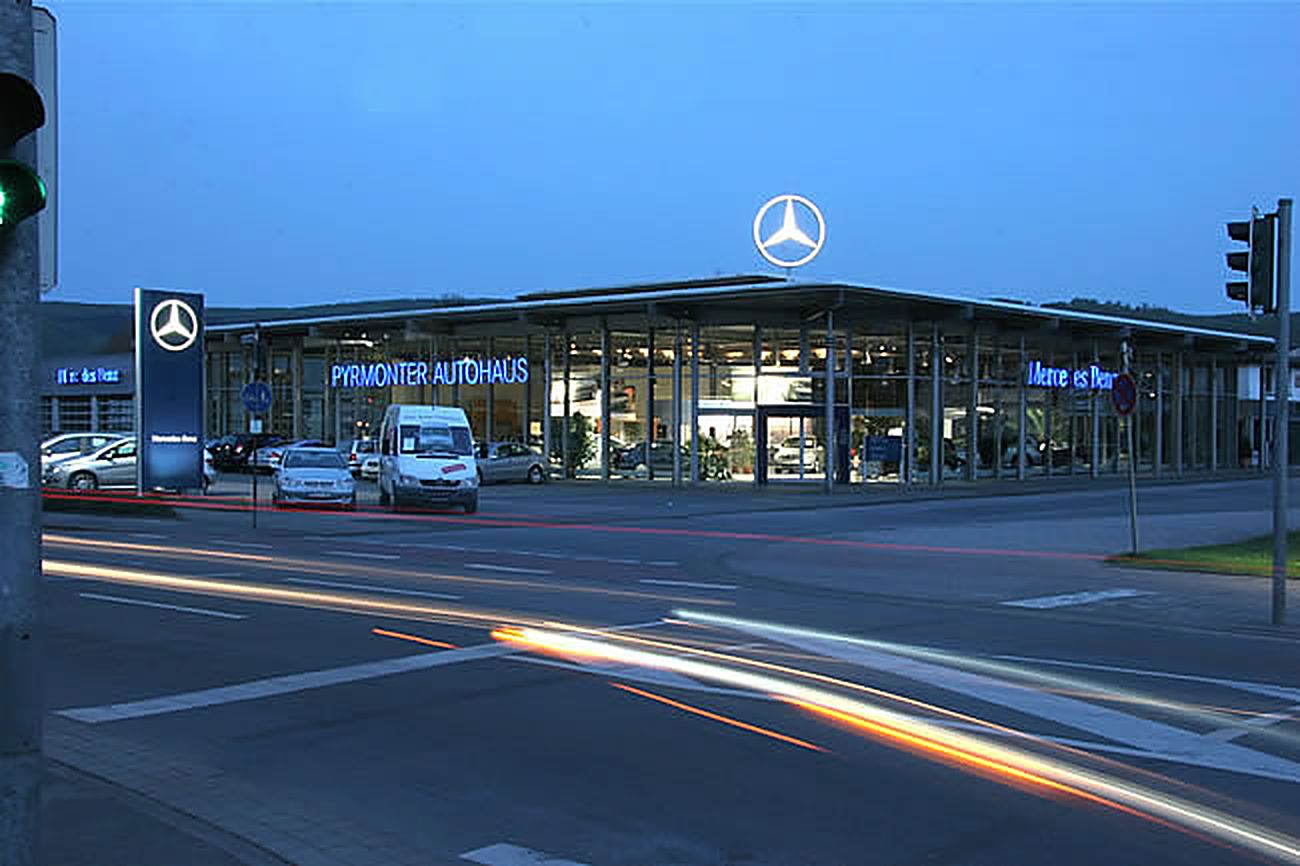 Automobil-Ausstellungshalle, Ansicht 1 von 2