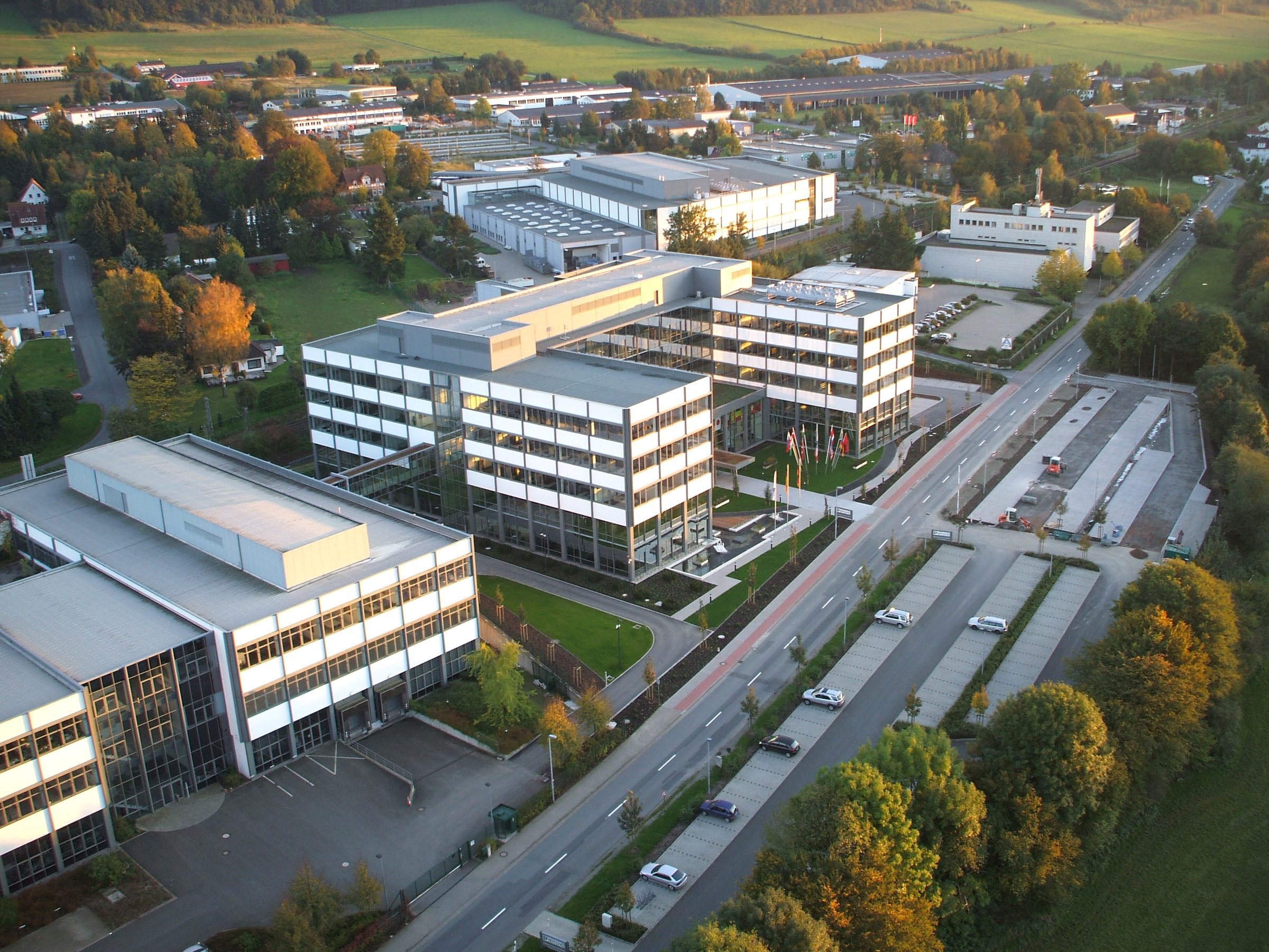 Büro- und Entwicklungsgebäude 4, Ansicht 1 von 7